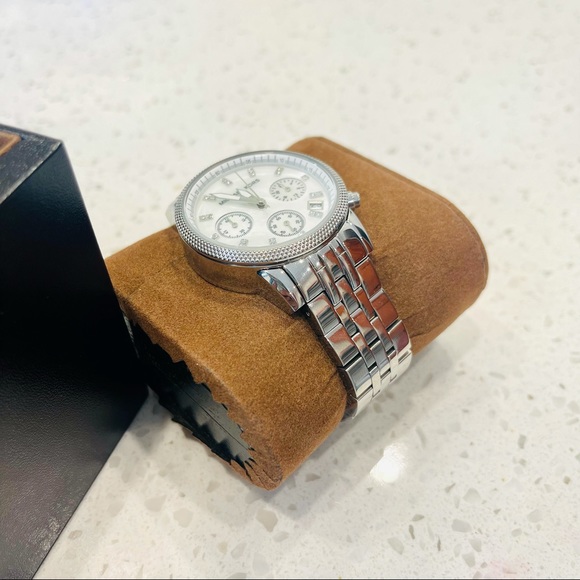 Michael Kors women watch - Picture 4 of 5